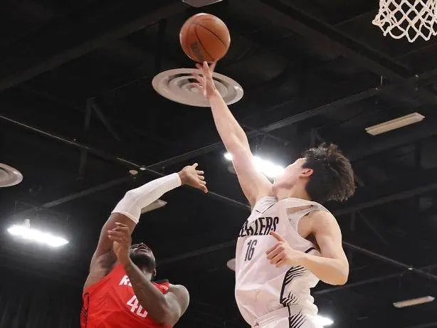 中锋已经凭, 防守端他是, 营暨媒体日