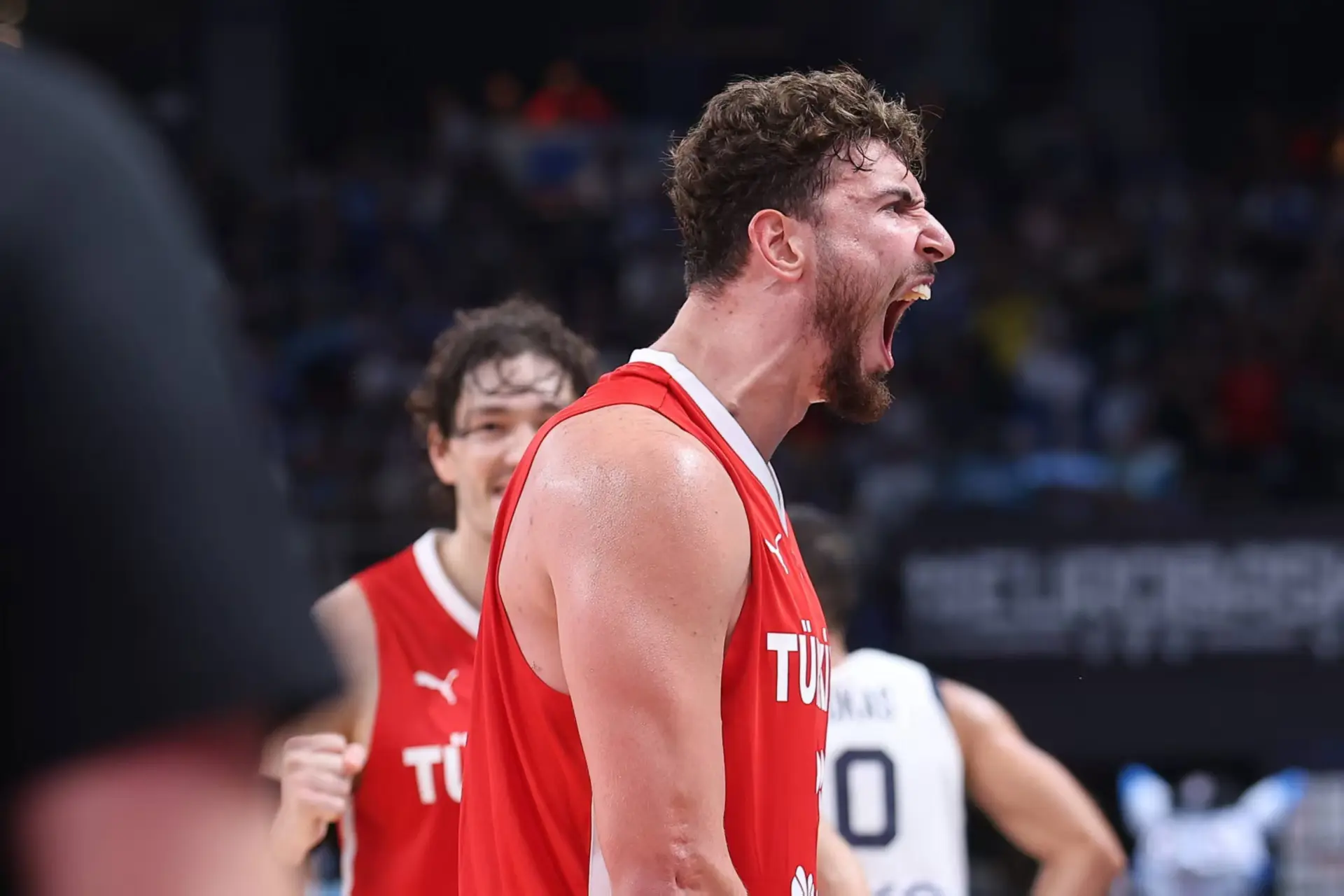 AA, 的球员太少 AA, 的球员太少